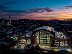 El presidente Nayib Bukele anunció el plan de inversión para nuevos mercados municipales durante la inauguración del remodelado mercado San Miguelito