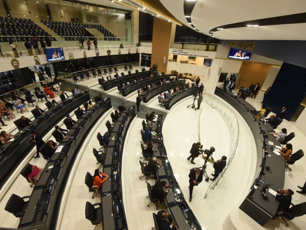 diputados aprueban prestamos por 570 millones