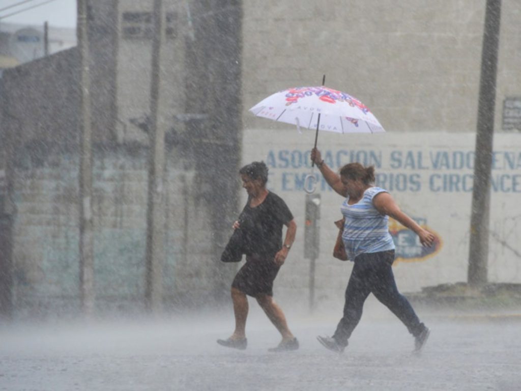 Llluvias y tormentas intensas en El Salvador