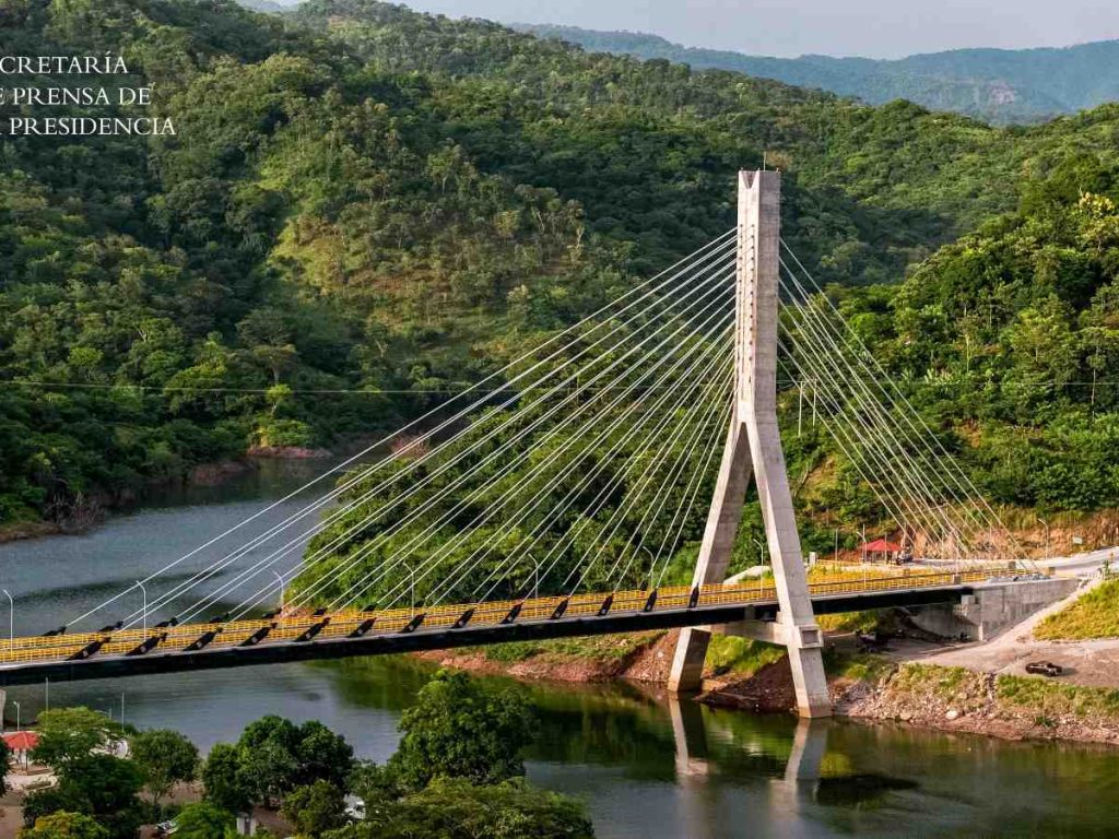 puente inagurado en el oriente de El Salvador entre San Miguel y Morazán