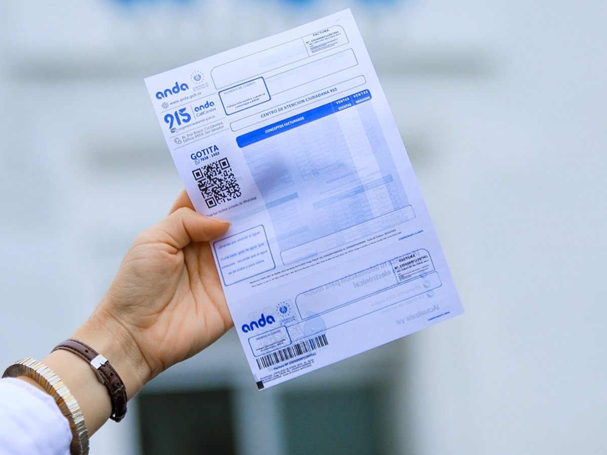 Recibo de agua genérico para ilustrar cambio de nombre en el recibo de anda