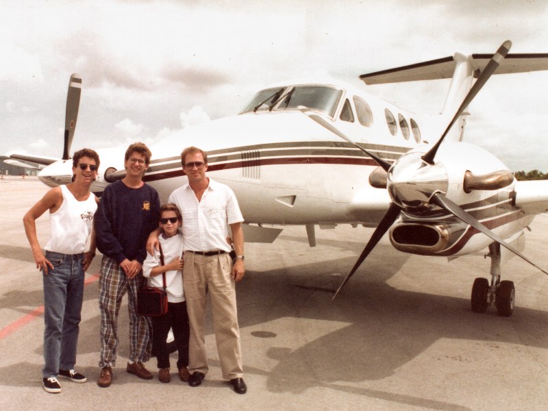 noticias-ricardo-poma-famiilia-con-hijos-fernando-alberto-andres