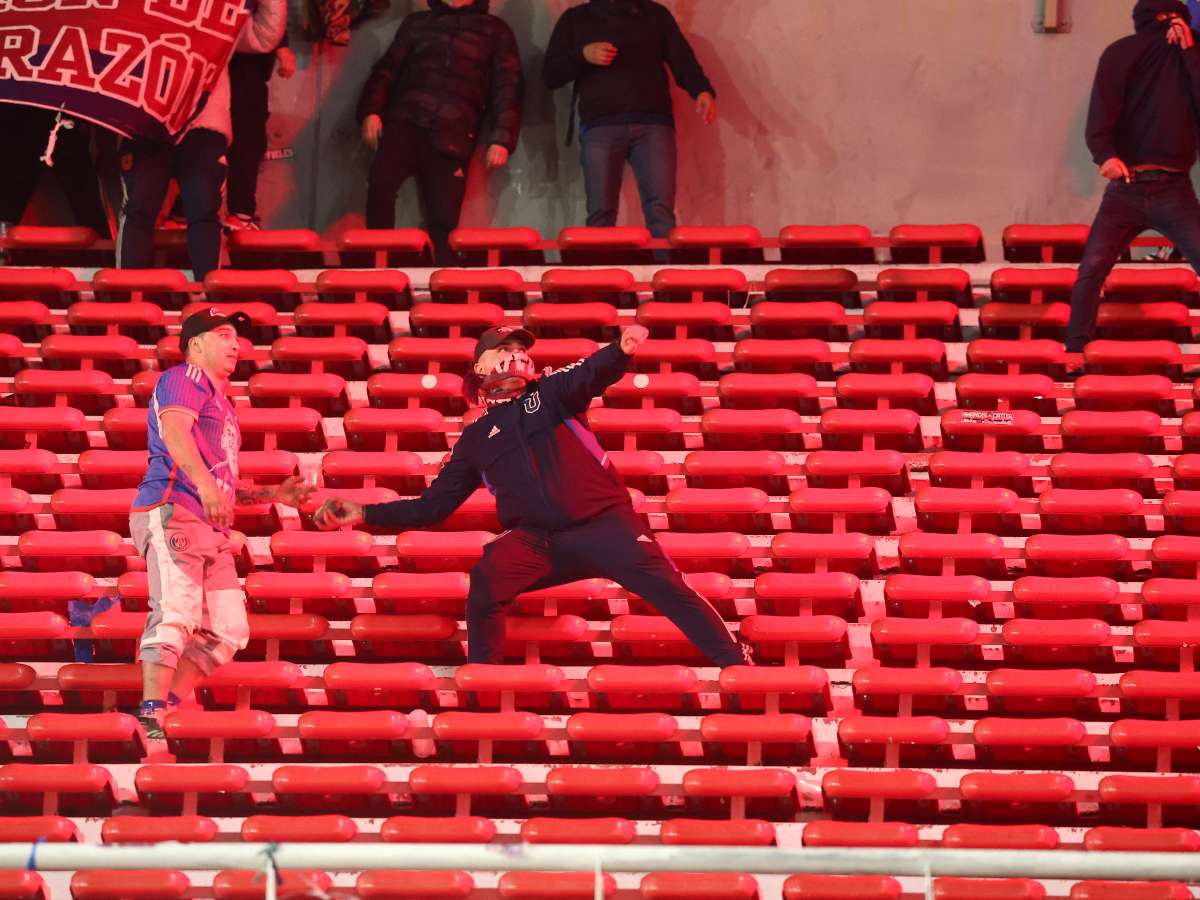 Diez heridos y 90 detenidos en partido de Independiente-U de Chile en Argentina