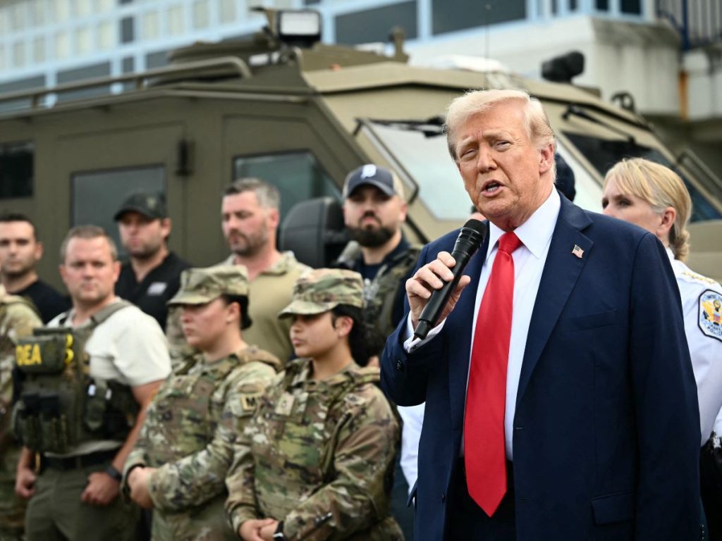 Donald Trump plantea enviar la Guardia Nacional a Chicago como parte de su estrategia contra el crimen.