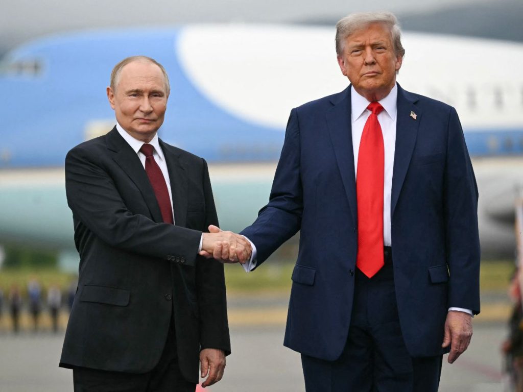 Vladímir Putin y Donald Trump han reactivado la tensión nuclear al insinuar la posibilidad de retomar ensayos atómicos, una práctica abandonada desde los años noventa. Foto: archivo