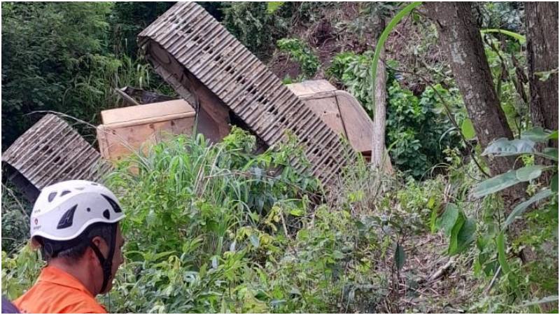 La maquinaria resultó con daños leves. Foto / Cortesía Cruz Verde