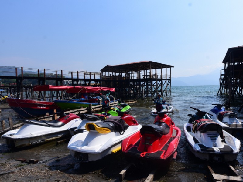 turismo-lago-coatepeque-jetski-deporte-acuatico-rancho-renta