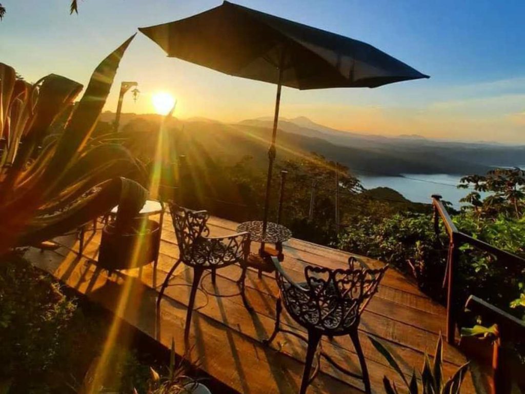 Turismo-ruta-panoramica-Coffee-Lake-Restaurant (1)