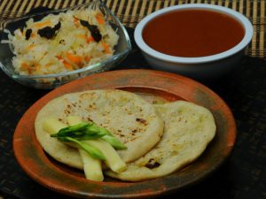 Pupusas de queso con loroco