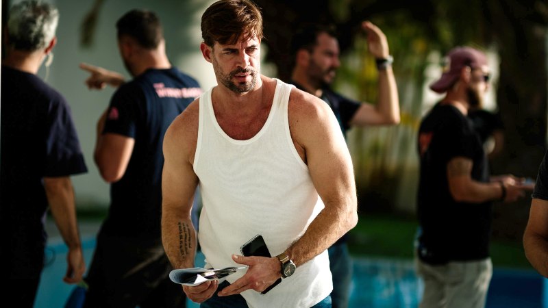 William Levy durante una escena de la serie "Camino a Arcadia" que se estrena hoy en Vix.