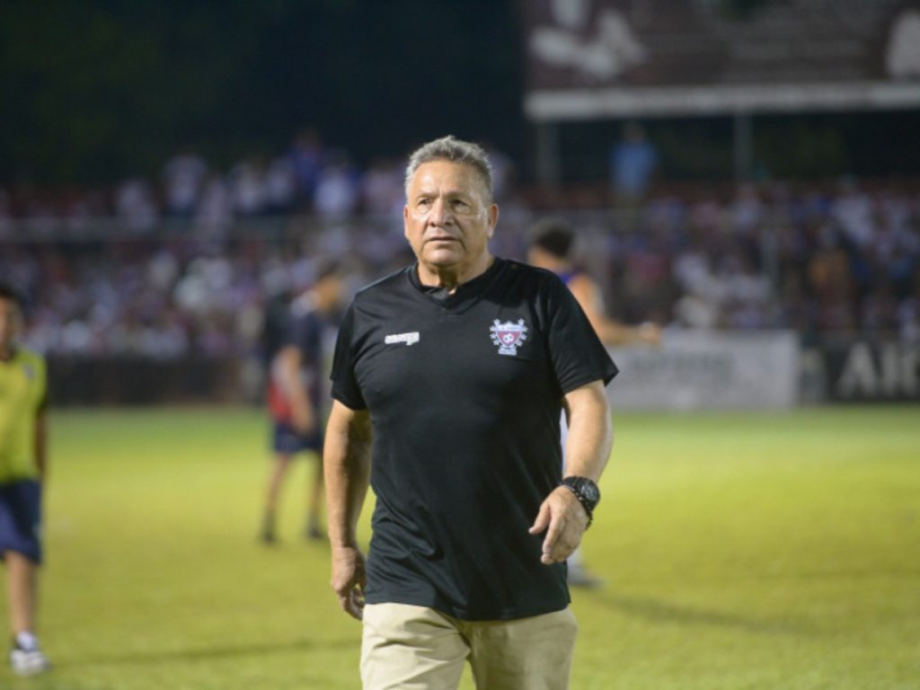 Marvin Solano, técnico de Firpo. Foto Archivo