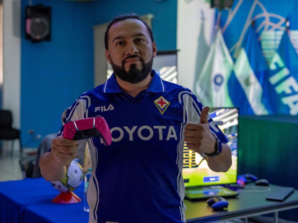 Omar Lazo, representate de El Salvador en eliminatorias rumbo a mundial de EGames. Foto / FESFUT