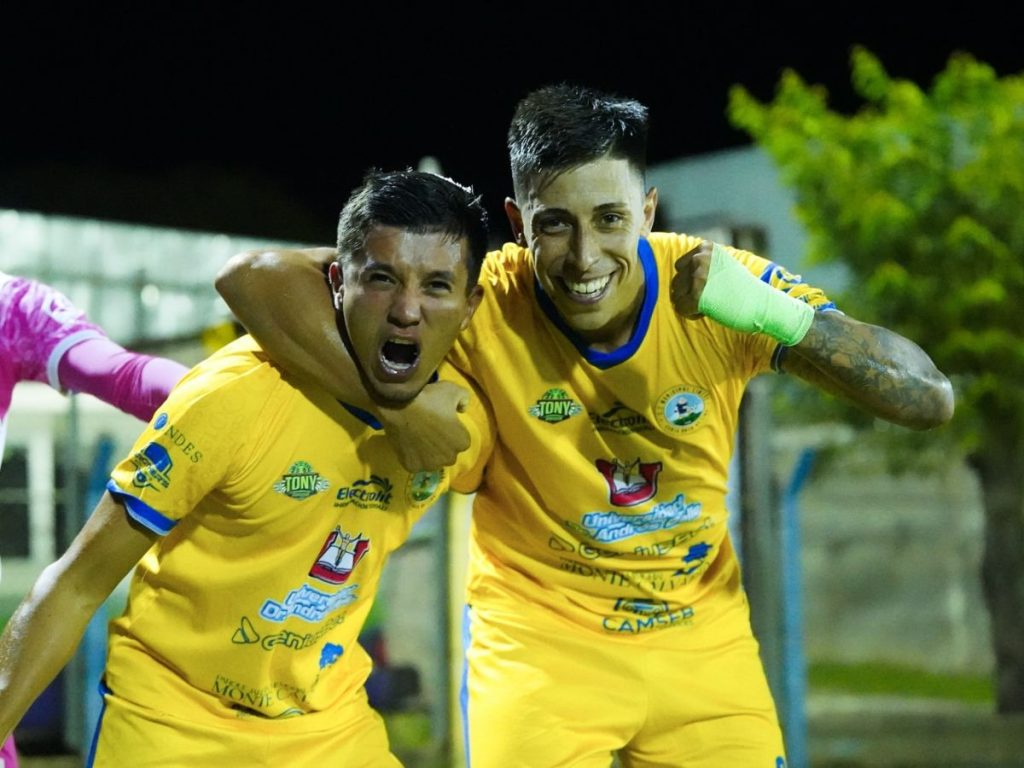 Enmanuel Hernández (izq.) celebra gol de Limeño contra Inter FA. Foto / FB Limeño