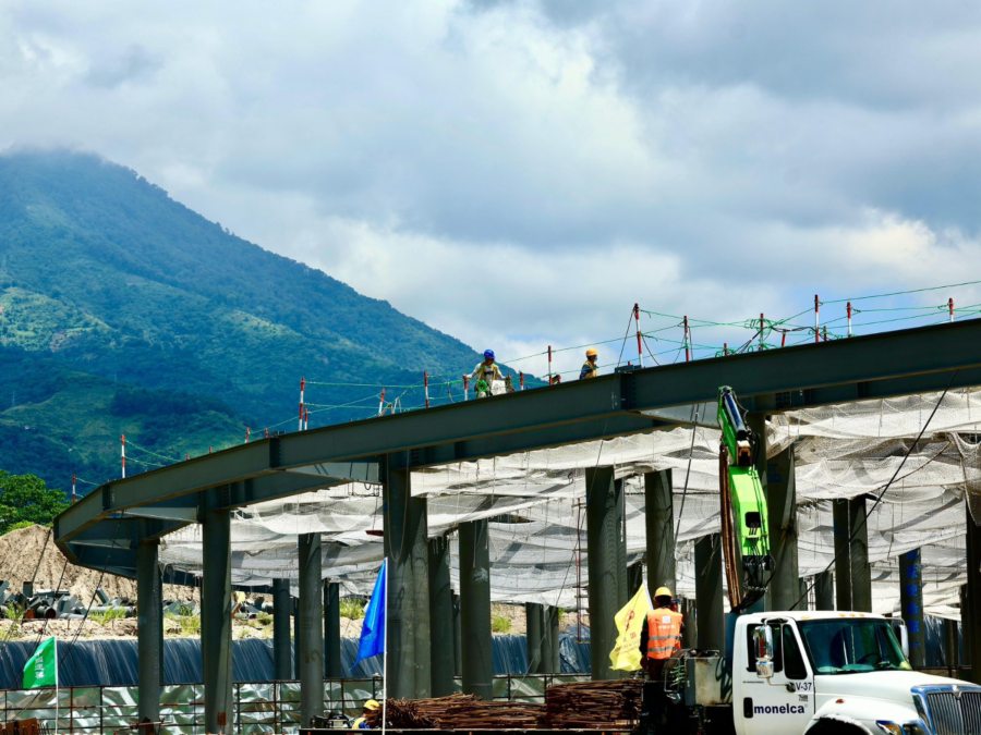 Así avanza el nuevo Estadio Nacional de El Salvador, donado por la República Popular China. Foto / X Yamil Bukele