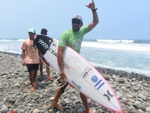 Surf-Bryan-Perez-Circuito-Nacional-evento-pasado (1)
