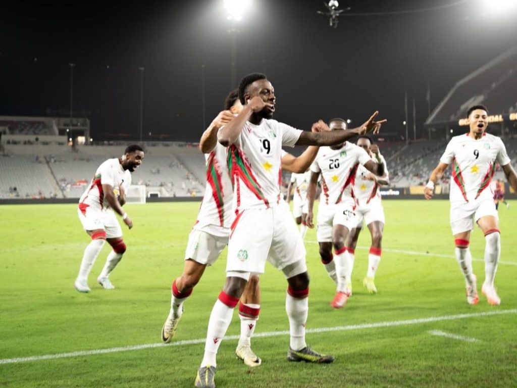 Shaquille Pinas, defensa de Surinam. Foto / IG Shaquille Pinas