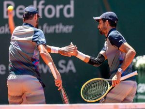 Marcelo Arevalo (der.) junto a su pareja de dobles Mate Pavic (izq.). Foto Cortesía INDES