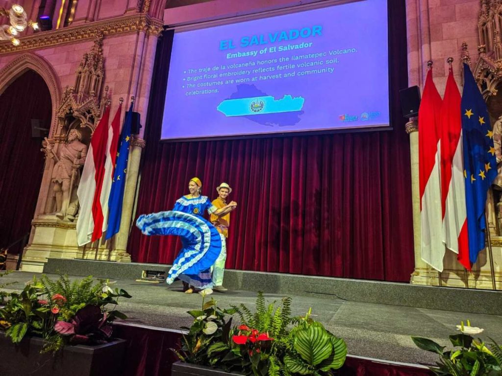 Traje Típico El Salvador