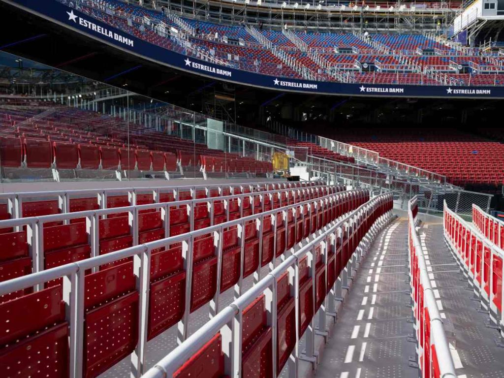 El renovado estadio debía inaugurarse en noviembre de 2024, que coincidía con el 125 aniversario del Barça.
