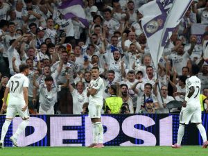 Champions: Real Madrid gana con doblete de Mbappé y partido loco en casa de Juventus