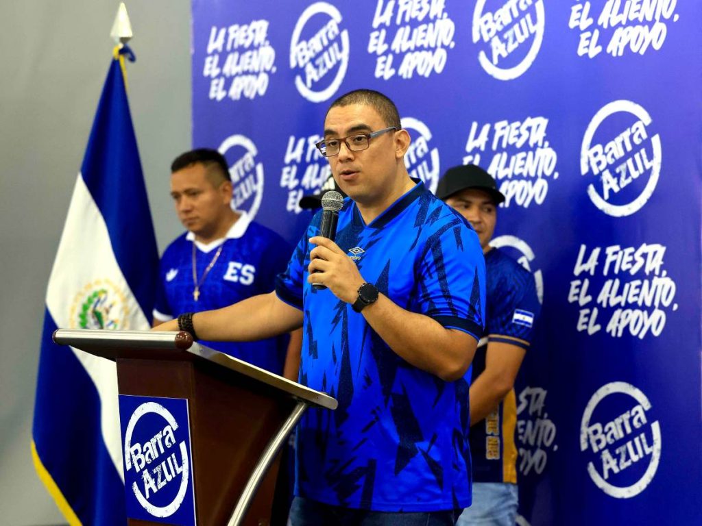 Iván Flores, presidente de la Barra Azul, recalcó que apoyarán la lucha contra el racismo impulsada por Concacaf, Fesfut e INDES. Foto: INDES.