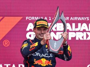 El neerlandés Max Verstappen se llevó el Gran Premio de Baku, en Azerbaiyán. / AFP