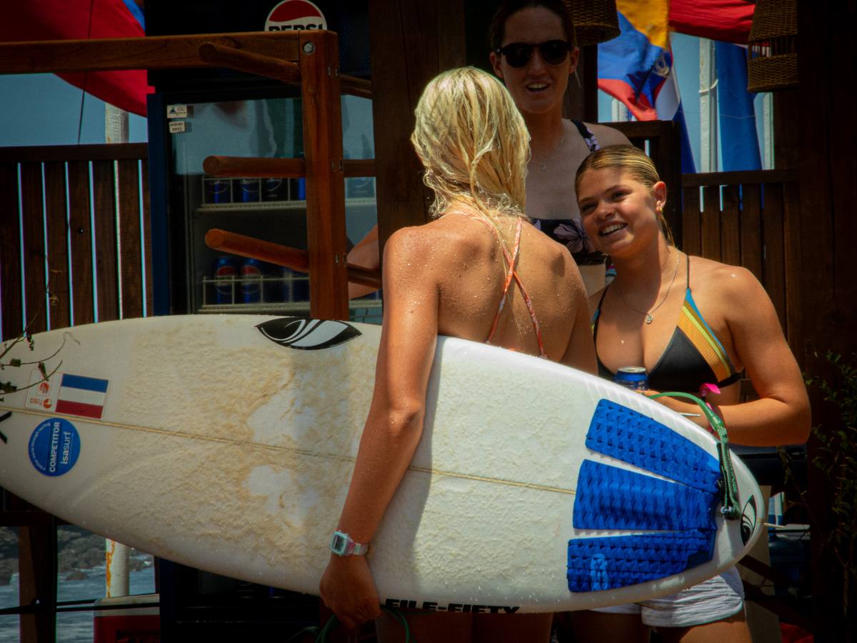 Surfistas internacionales se dieron cita en las playas de El Salvador. Foto / Rodrigo Altamirano