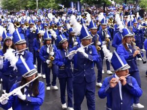 Músicos de la Banda El Salvador en plena acción, durante el desfile patrio. / Foto Emerson del Cid