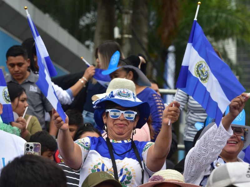Es una fiesta azul y blanco en el corazón del país. / Foto Emerson Del Cid