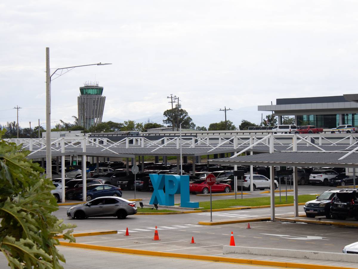 dinero-negocios-aeropuerto-honduras