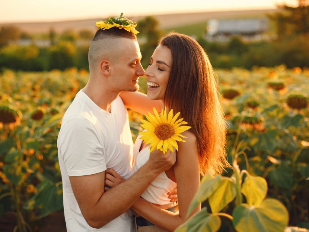Algunas floristerías adaptaron sus catálogos; otras ofrecen experiencias turísticas entre campos de girasoles.