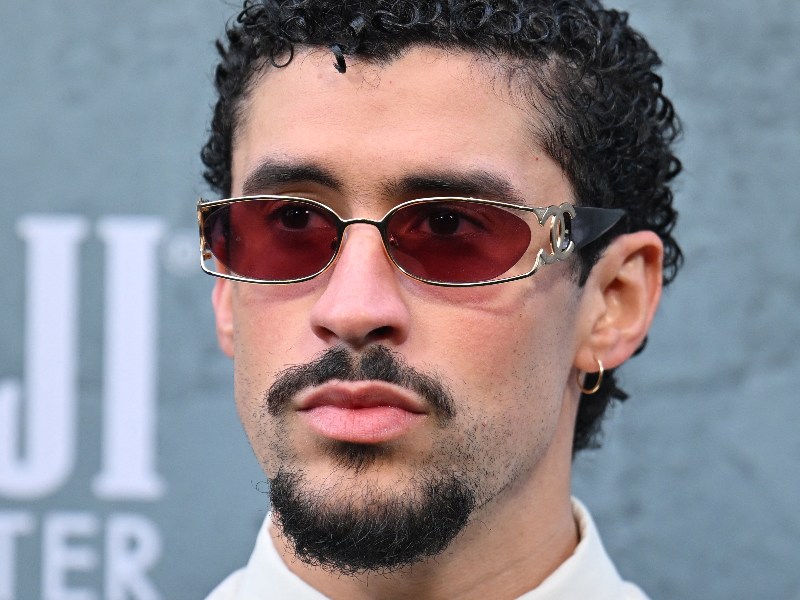 Bad Bunny durante la premiere de la película "Caught Stealing", en Regal Union Square, Nueva York, en agosto 2025. / AFP
