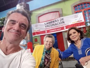 Carlos Arau, Cesar Bono y Ana Bertha Espín en Vecinos.