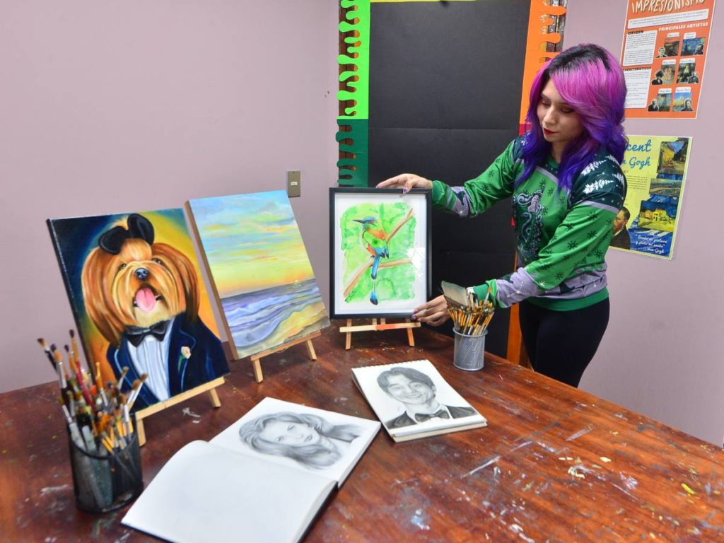 Para Angie, vivir del arte es un reto, pero también una forma de emocionar y dejar huella en cada pieza. Foto: elsalvador.com