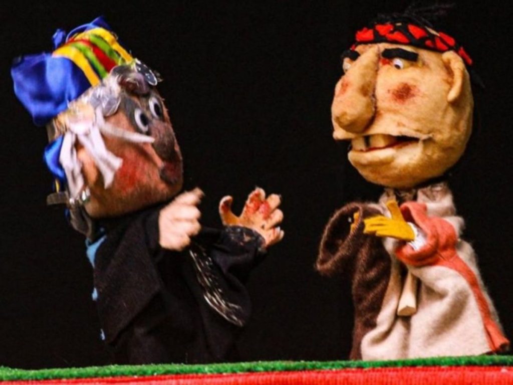 Obra “Peñito y el Ñurrü”, enfocada en lo importante que es no mentir. También promueve algunas palabras de la lengua mapudungun. Foto: cortesía de la Embajada de México en El Salvador