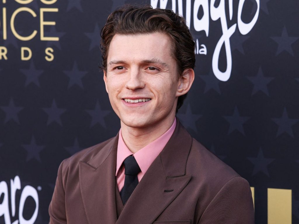 Tom Holland reapareció en un evento solidario en Londres junto a Zendaya, tras el accidente sufrido en el rodaje de Spider-Man: Brand New Day..