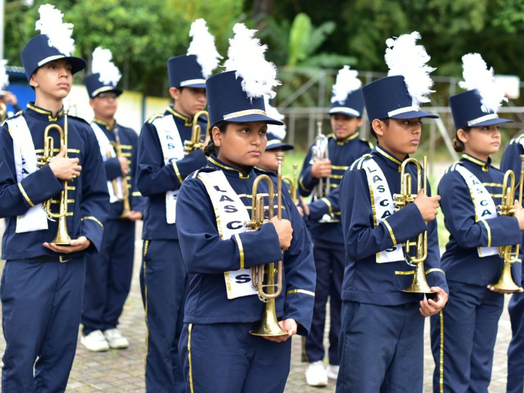 Con ritmos que iban desde marchas solemnes hasta salsa y samba, el público vibró con cada show. Foto Miguel Lemus