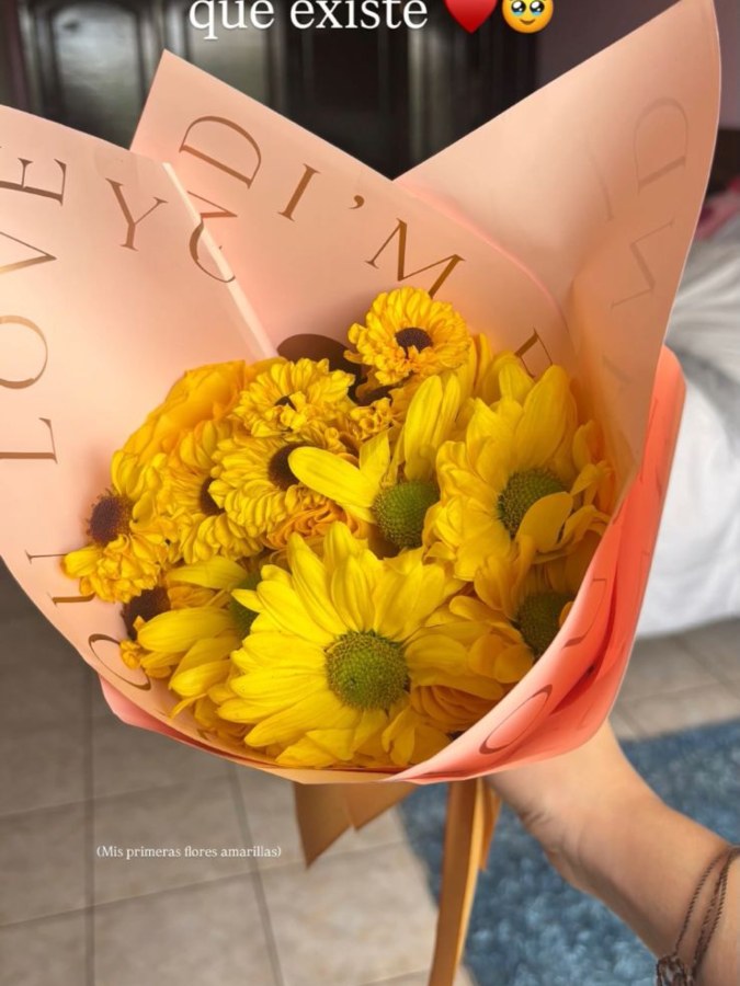 Alejandra Gavidia, ex Miss El Salvador, acompañó sus flores con un mensaje de empoderamiento.