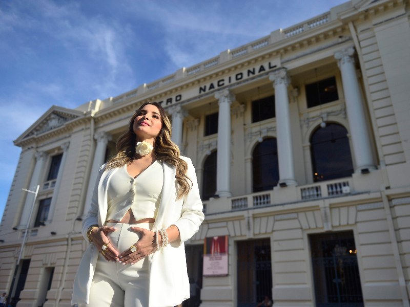 entretenimiento-irene-castillo-fotos-centro-historico-embarazo-01