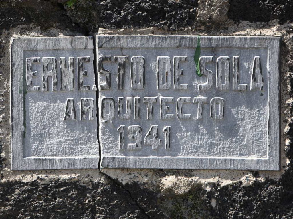 Cada casa de Flor Blanca fue diseñada al gusto de sus propietarios, creando un barrio diverso y elegante donde casi ningún diseño se repite.