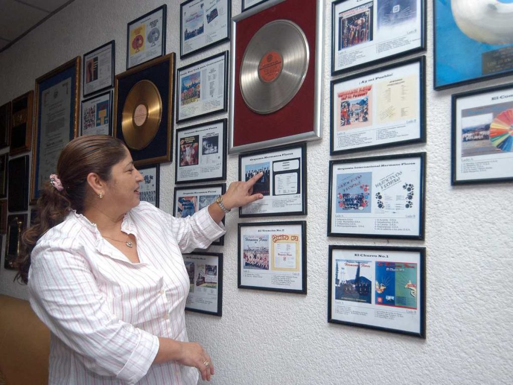 Inicios de Los Hermanos Flores