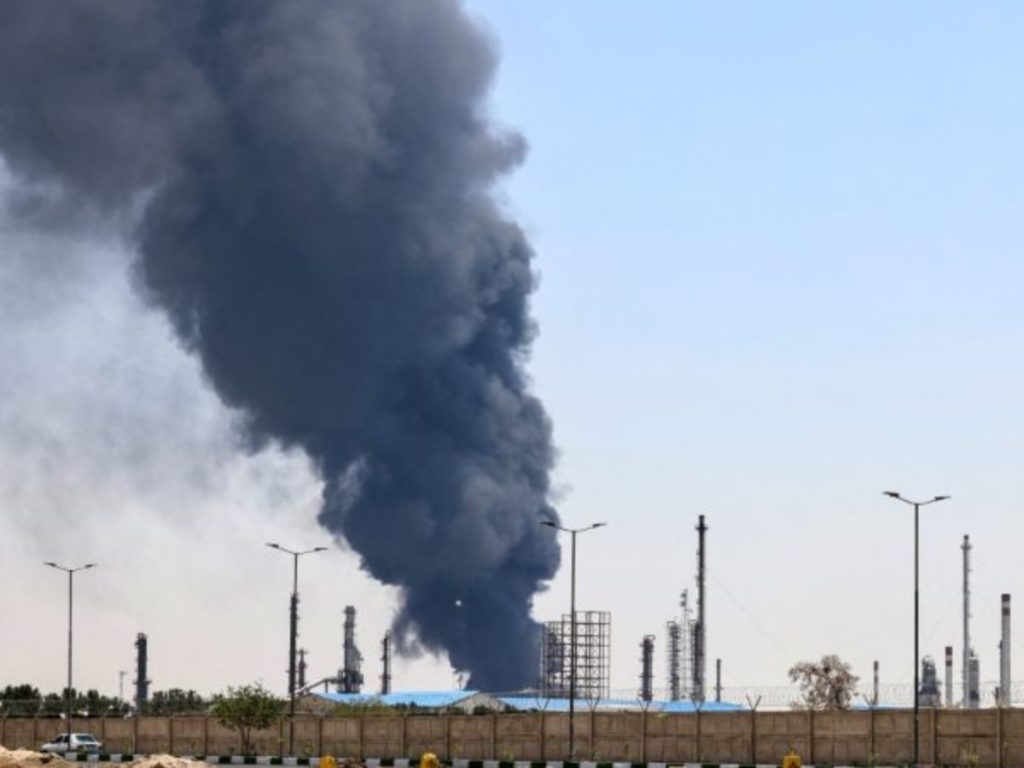 La propuesta busca revivir el acuerdo nuclear de 2015 y evitar un mayor aislamiento de Irán.