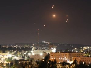 La propuesta busca revivir el acuerdo nuclear de 2015 y evitar un mayor aislamiento de Irán.