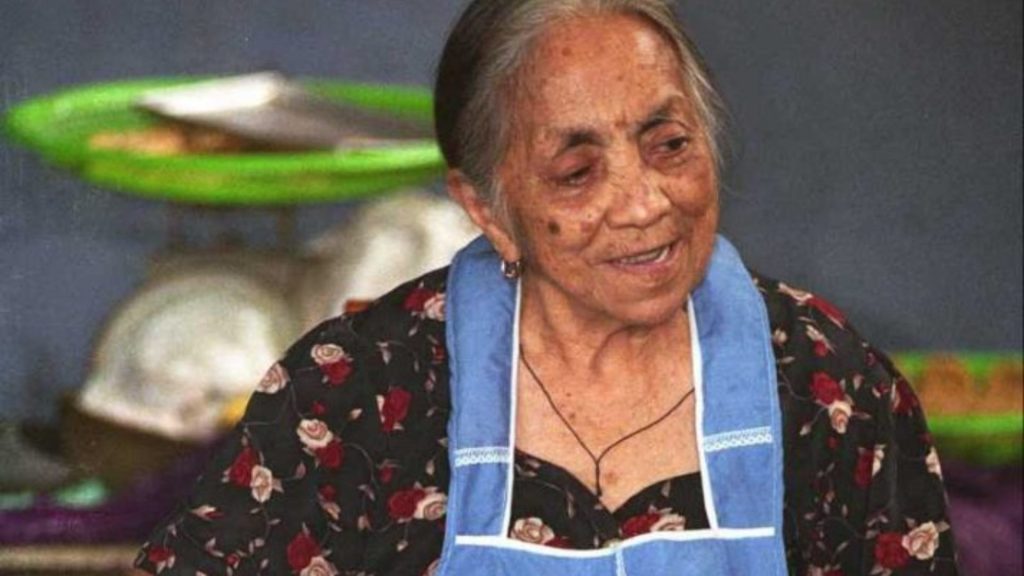 La matriarca de los Villalta ha dedicado su vida a la fabricación de dulces típicos. Esta imagen es de 2005. Foto/ Archivo