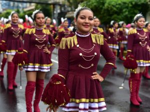 Ingrid, la bastonera salvadoreña que cumplió su sueño en el desfile de Independencia
