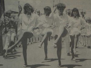 Así lucían las cachiporristas en los desfiles cívicos de los 80 y 90 en El Salvador