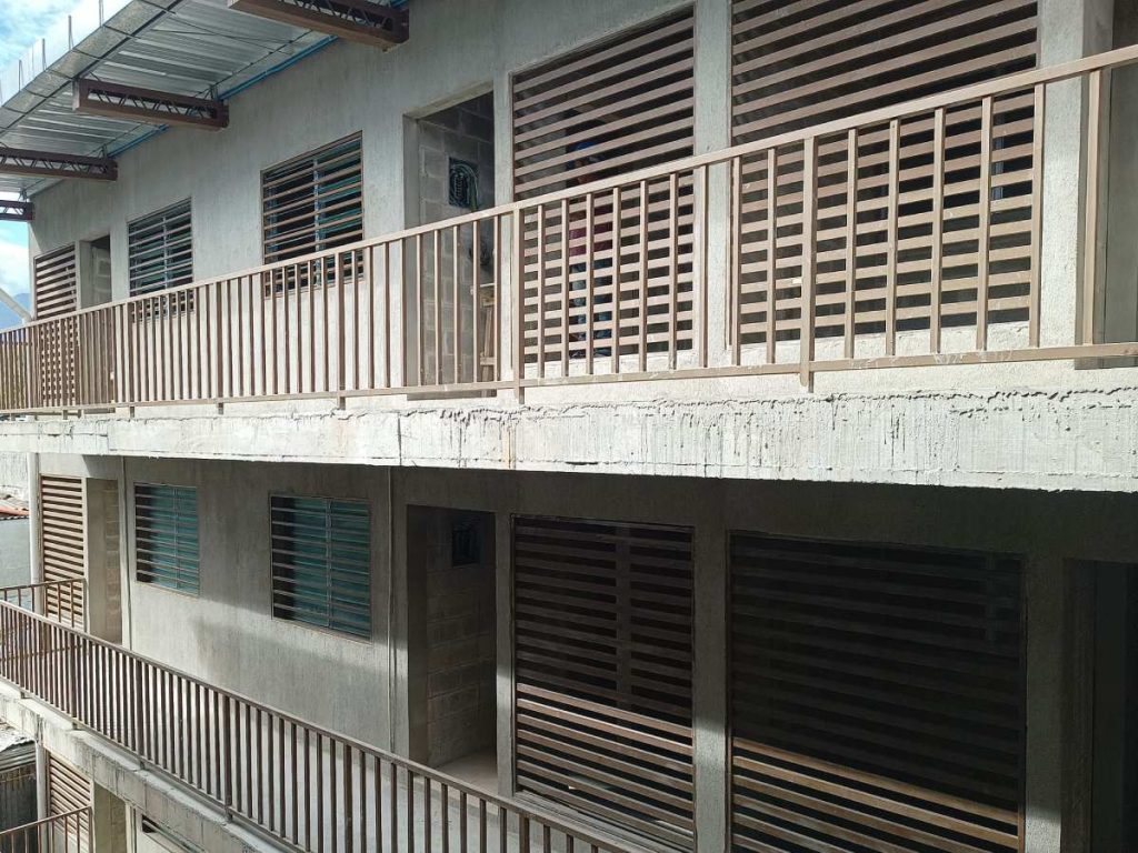 Imagen del 2023, que documenta el proceso de construcción de la cooperativa ACOV UVD DE RL del barrio san Esteban. Ahora, ya está finalizada y se entregó en julio del 2025. Fotografía/ archivoFESCOVAM