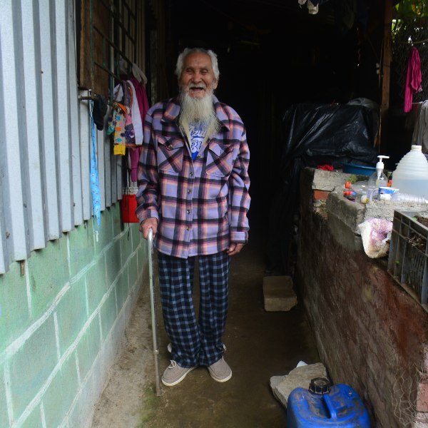 adultos mayores en El Salvador