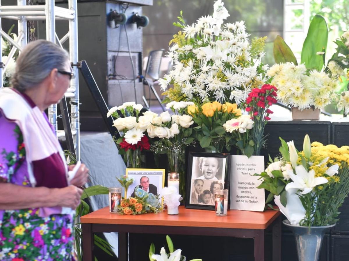 nacional-velorio-padre-jose-maria-tojeira-uca-2