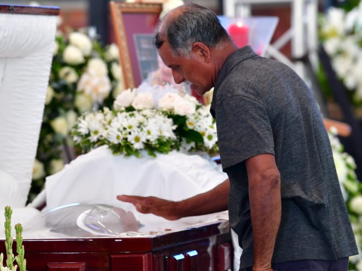 nacional-velorio-padre-jose-maria-tojeira-uca-4